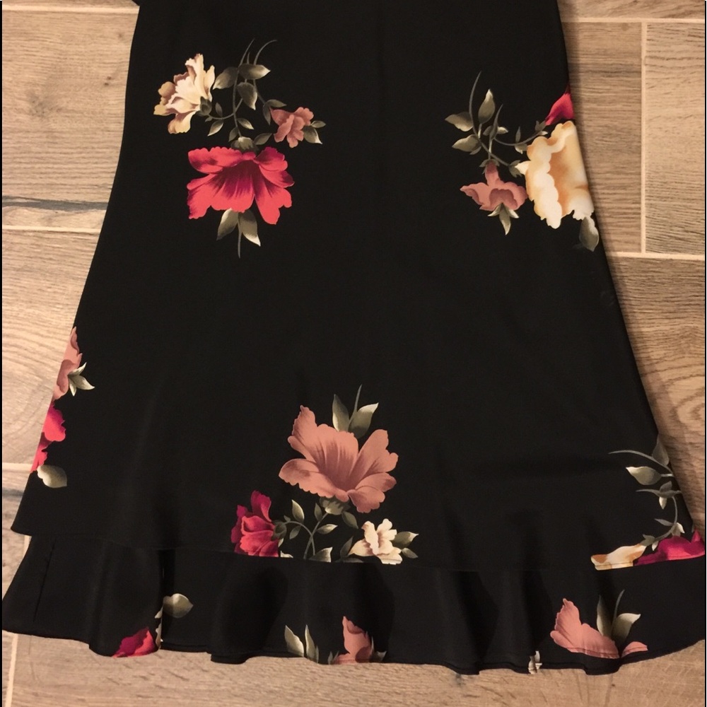 Dress - Picture 4 of 5